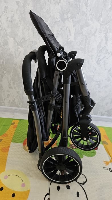 Коляска детская 3 сезона