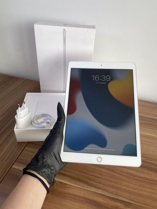 iPad 8th Gen 10.2-Inch , Wi-Fi+ Cellular, 32 GB, Silver, Ca nou