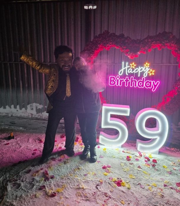 Цифры неоновые  аренда прокат