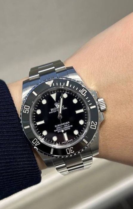 Наручные часы в ассортименте