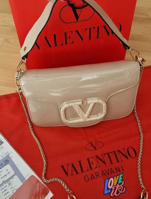 Geanta nude Valentino, logo metalic, saculet, etichetă