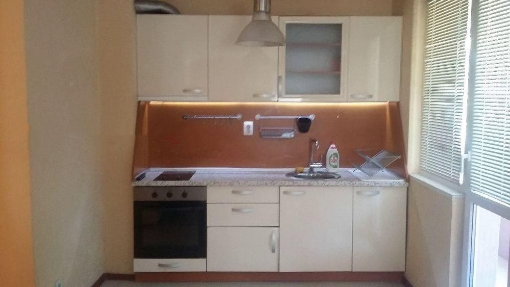 Дава се под наем Тристаен апартамент в София, Надежда 2 - 114 кв.м за 650 € - Снимка #2