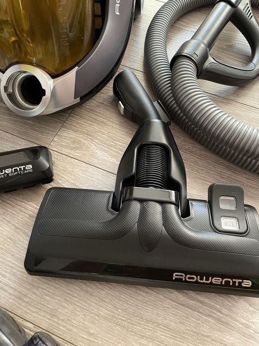 Aspirator Rowenta fara sac ,defect