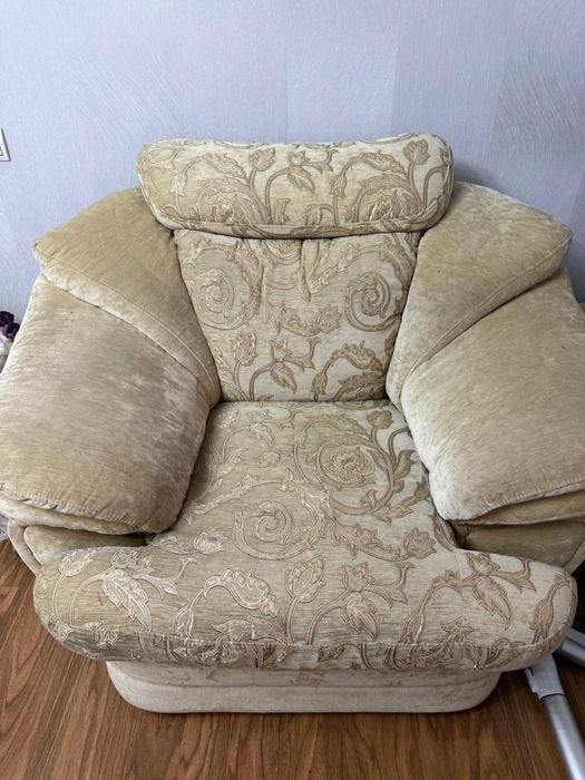 Отдам 2 дивана и 2 кресла