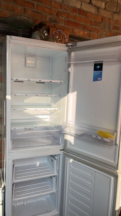 Продам Холодильники