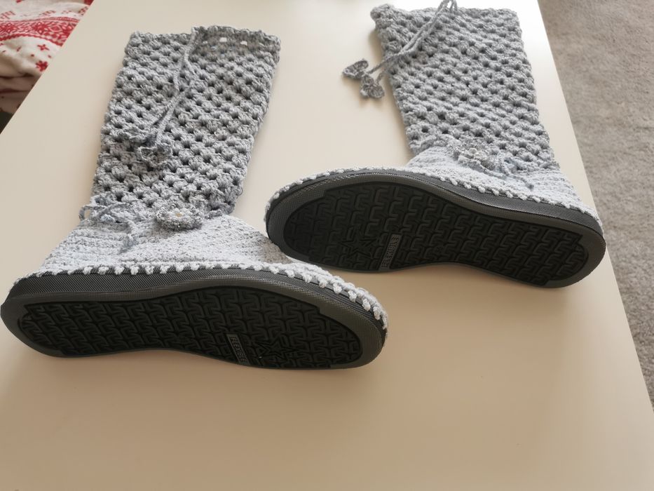 Cizme croșetate manual, noi, 36-37