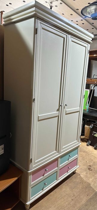 2 buc Dulap cu 2 usi si 4 Sertare; Sifonier cu raft si bara de umerase