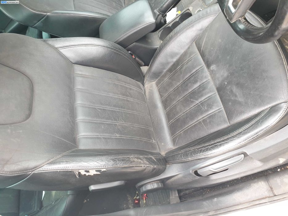 Scaun Piele Dreapta Fata Fara Incalzire cu Imperfectiune Skoda Octavia 3 2013 - 2020 [K4834] [K4835]