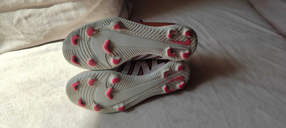 Бутонки NIKE Mercurial размер 35,ADIDAS размер 32, Стоножки Umbro 36,5