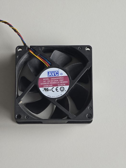 Ventilator carcasă AVC 12V 0.60A 80x80x20 mm - stare excelentă