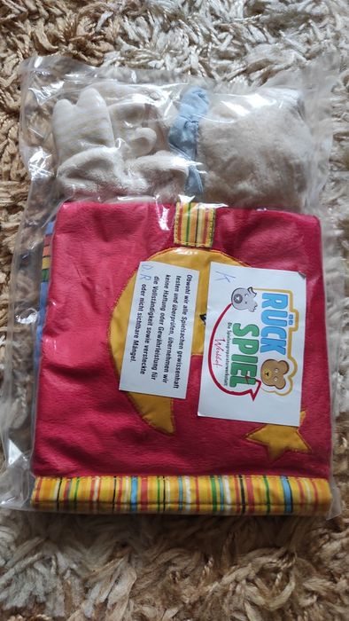 BABY Rück& Spiel Бебешка мека книжка + Бебешка играчка Агънце

Мека бе