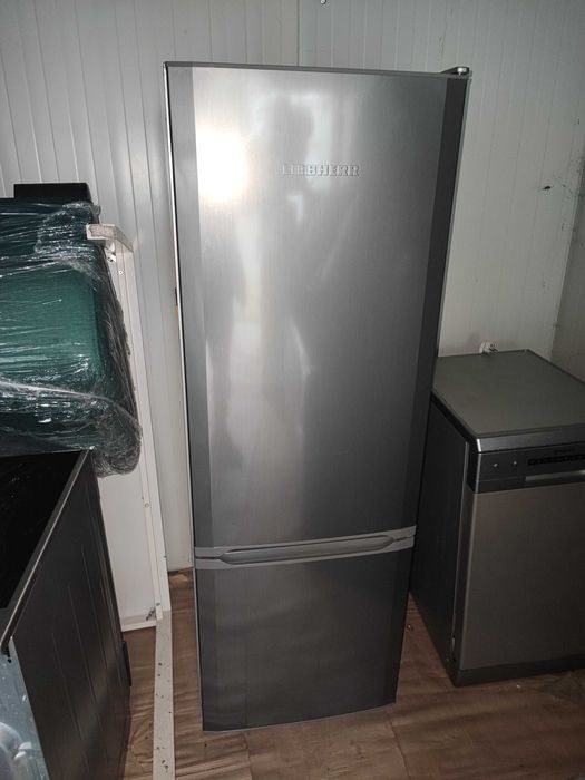 Хладилник с фризер Liebherr  , 265 l, SmartFrost , Инокс