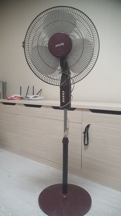 Вентилятор напольный, б/у, в хорошем состоянии