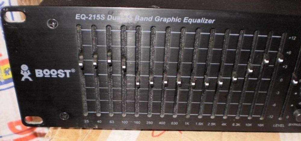 Equalizer BOOST EQ 215S Dual 15 Band Graphic , reda sunet deosebit, arata si functioneaza bine
Se poate preda sau livra cu Fan Curier.