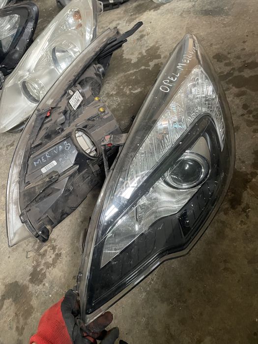 Far stanga dreapta bixenon opel meriva B facelift  2016