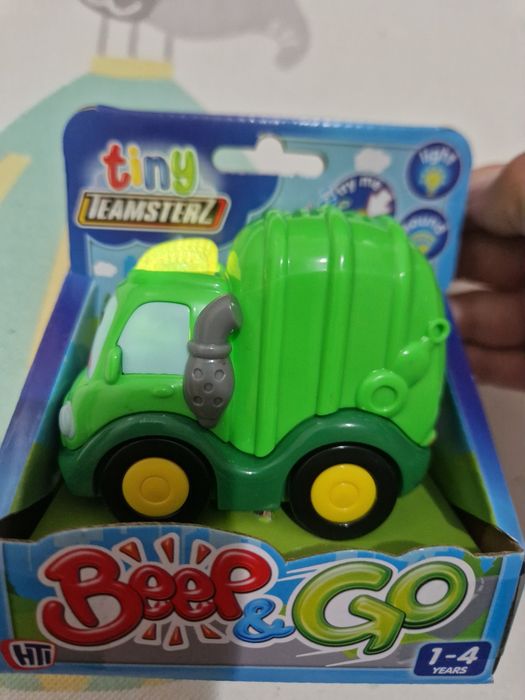 Masinute baieti 1- 4 ani