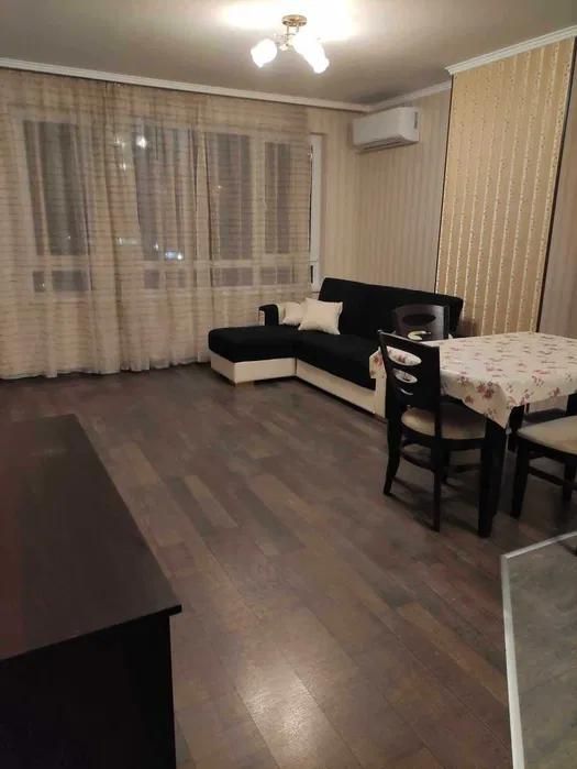 Дава се под наем Двустаен апартамент в Варна, Възраждане 1 - 70 кв.м за 450 € - Снимка #1