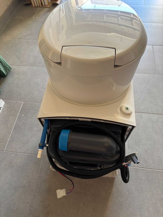 Химическа тоалетна за кемпер Thetford C220