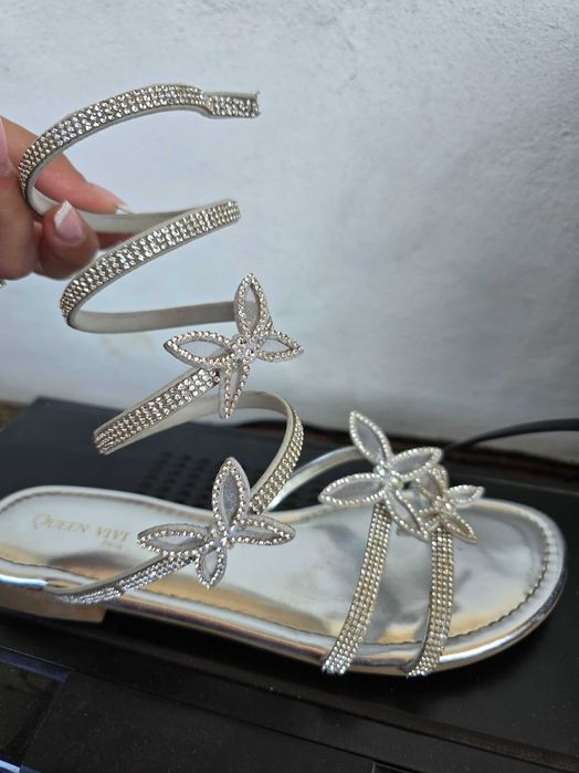 Сандали, нови, обувани веднъж.