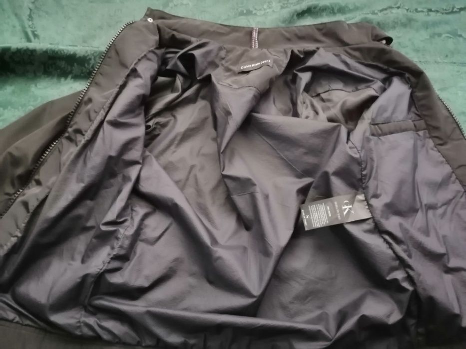 Чисто ново яке Calvin Clein размер S Промо