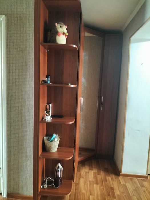 Продам Шкаф угловой