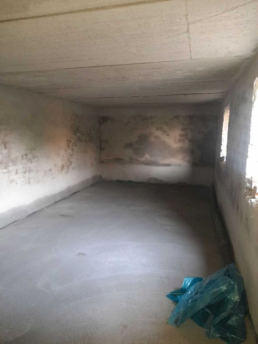 Zudlik bilan sotiladi