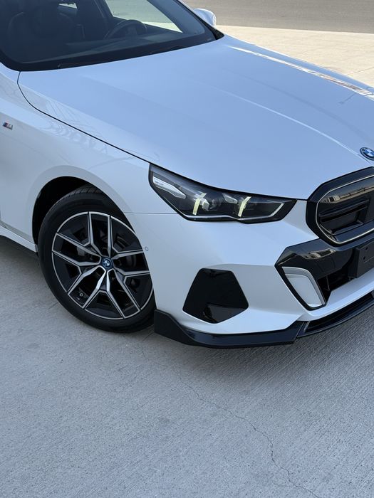 Bmw i5 35L full 2024-Yil zarariga sotilvotti srochno kraska tozza