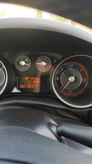 Vând fiat punto multi jet