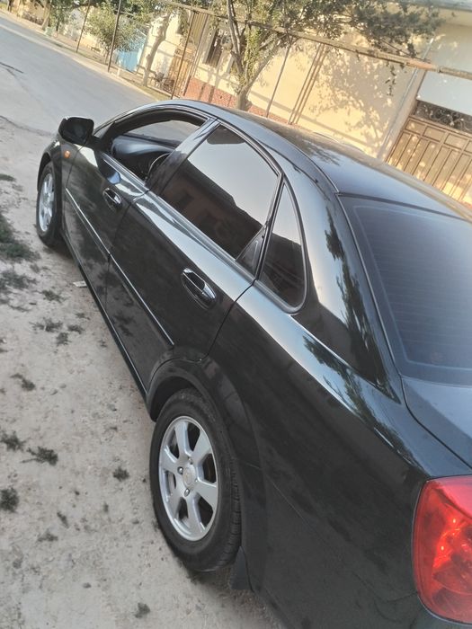 Lacetti jentra qilingan rangi qoraga boyalgan