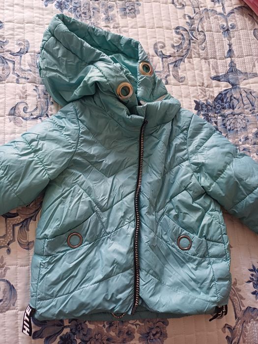 Продам детскую куртку