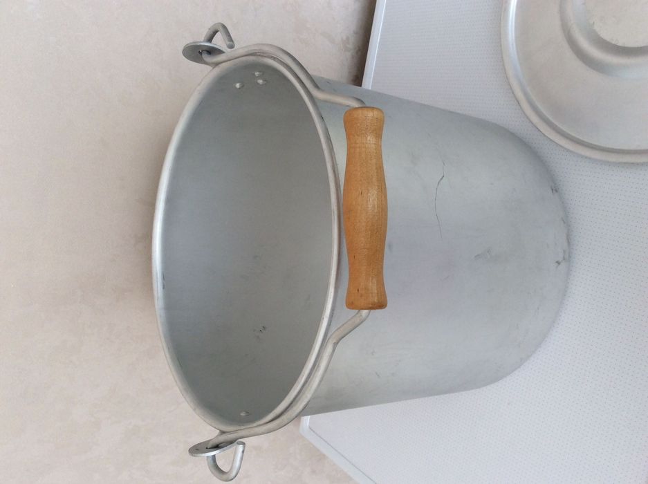 Ведро-кастрюля с крышкой