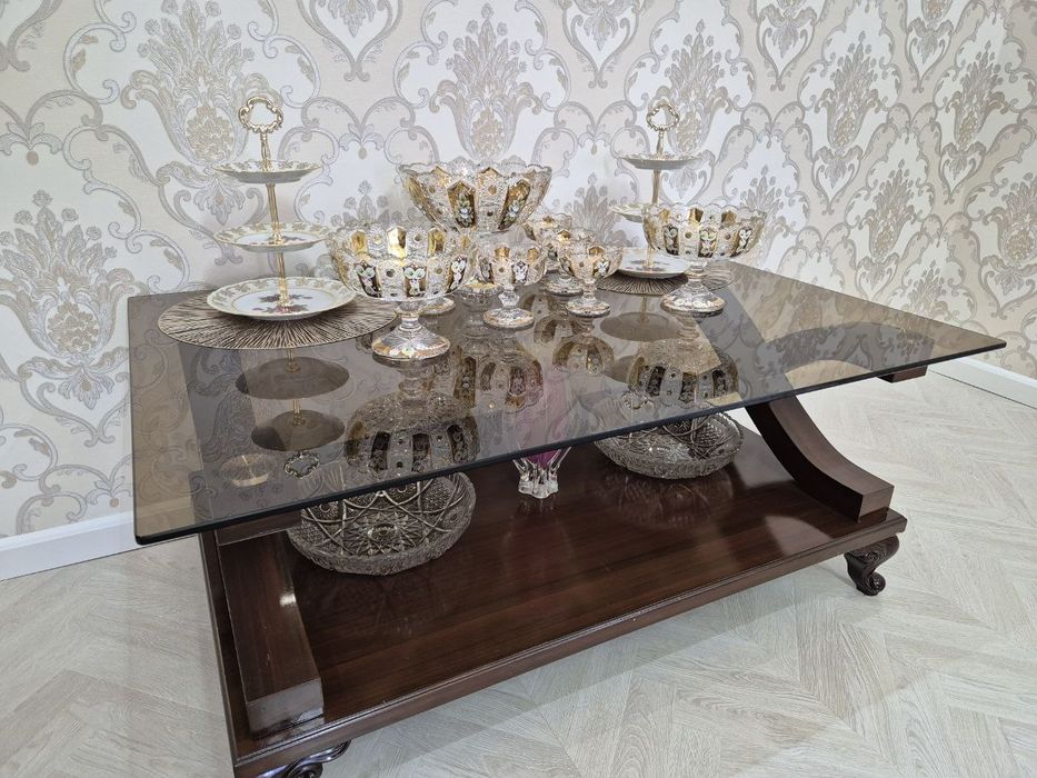 Мягкая мебель состояние новое диван, кресла, журнальный столик