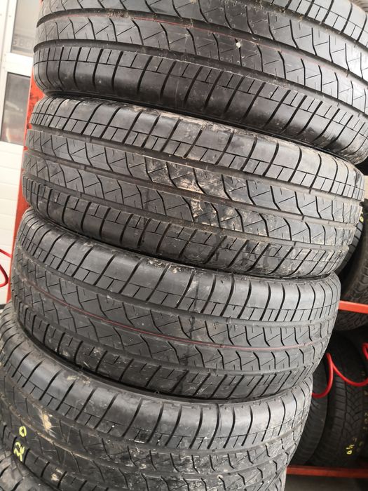 215 65 16 C гуми за бус 16 цола Bridgestone dot 21 4 броя