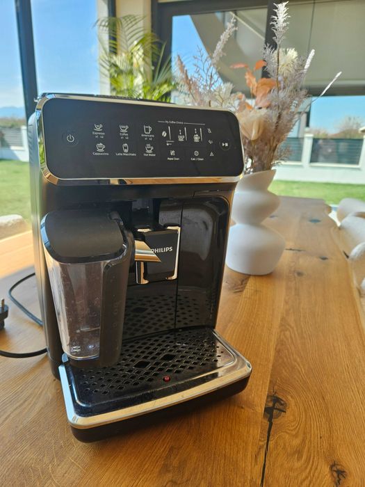 Espressor automat PHILIPS Seria 3200 LatteGo
