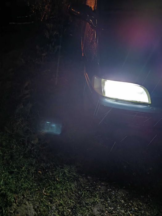 Продавам ксенон комплект