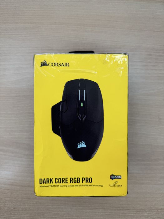 Продавам геймърска безжична мишка Corsair Dark Core RGB Pro