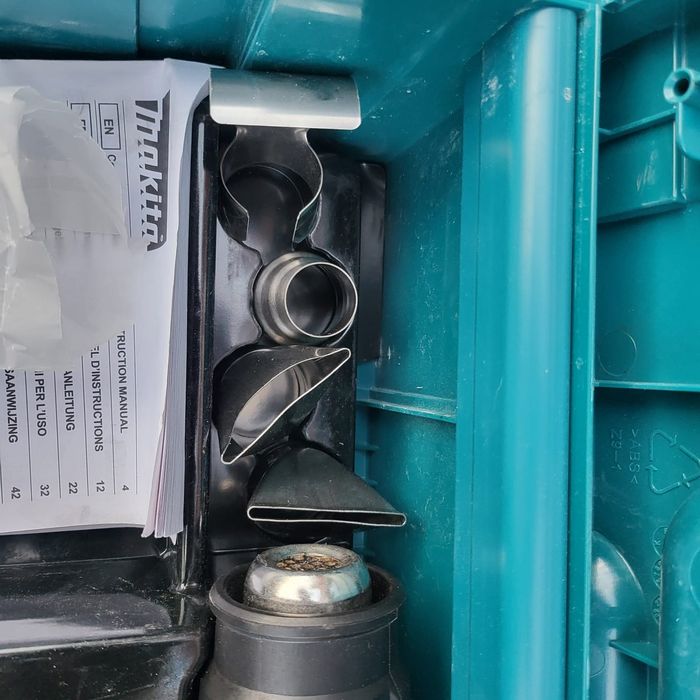 Suflanta aer cald Makita DHG 181