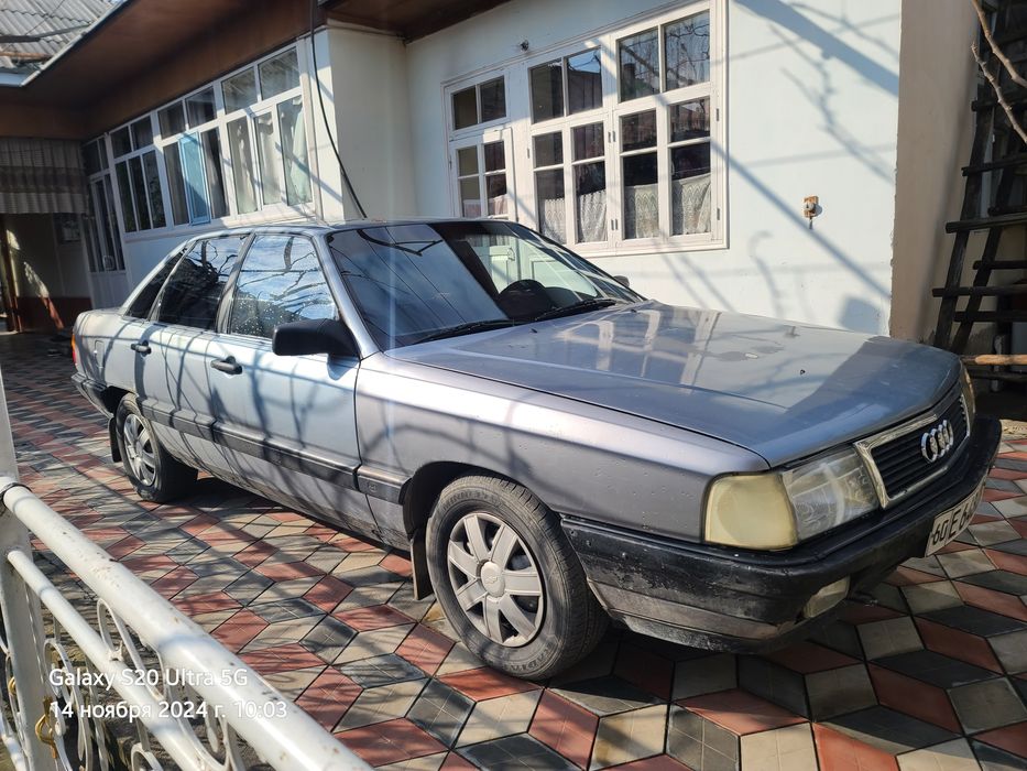 Ауди 100 1.8 бензин