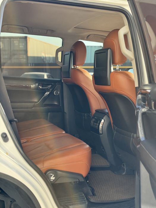 Idealniy holatdagi Lexus sotiladi