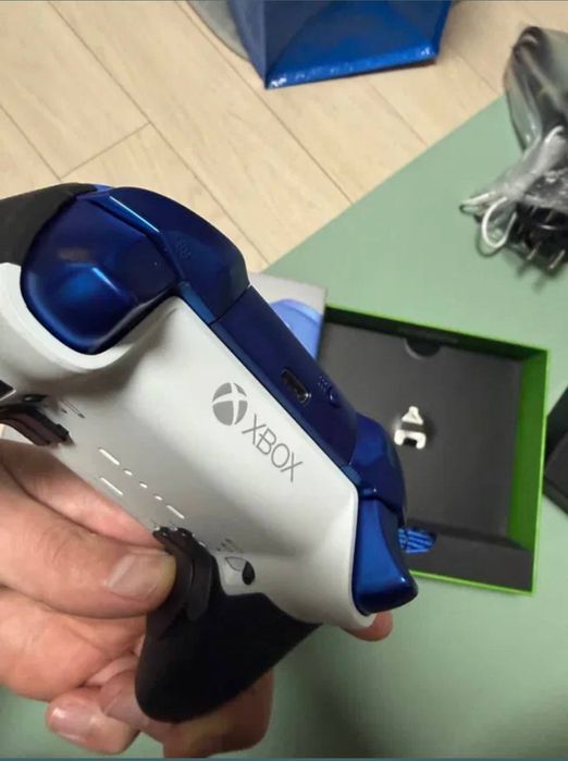 продам Xbox elite series 2 все как новый ПК и xbox