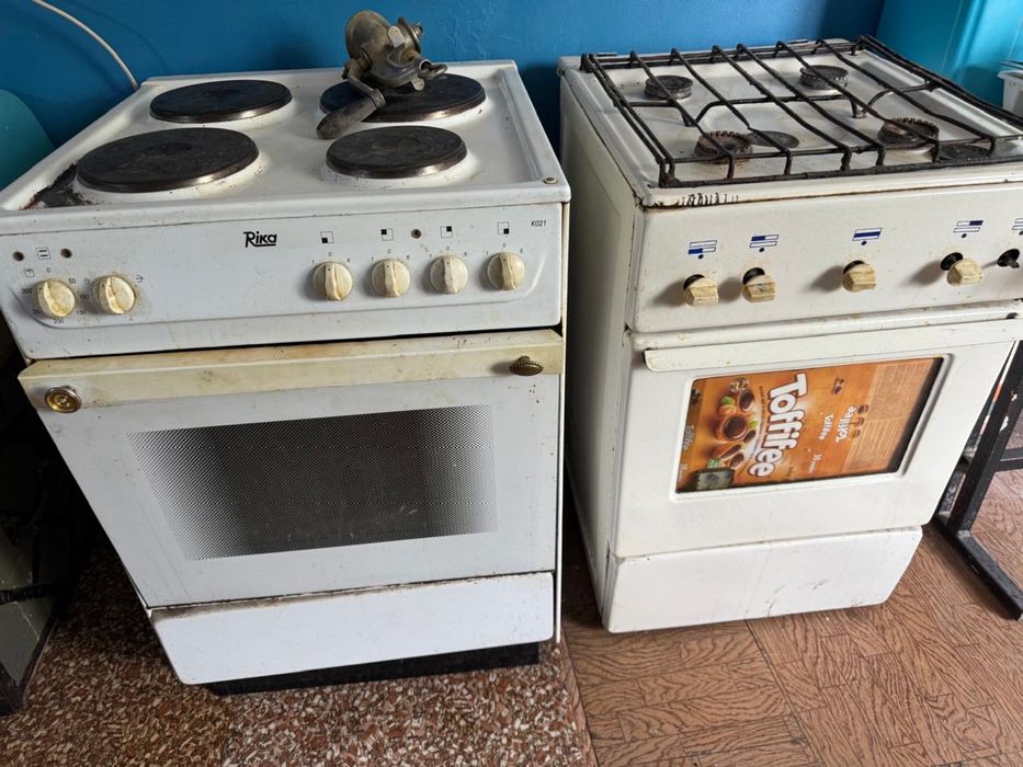 Плита газовая и электро в рабочем состоянии