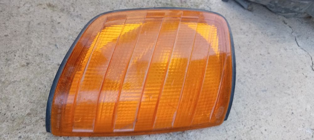 Продам поворотник 124 190. С4