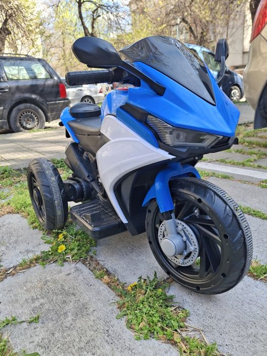 Акумулаторен мотор