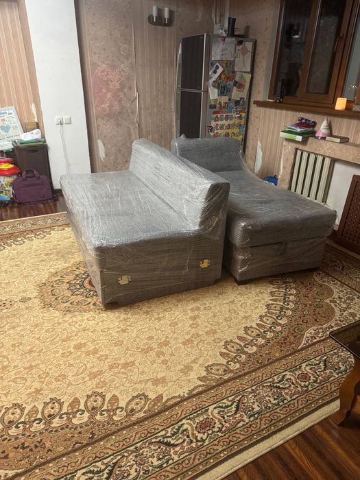 Продается диван в сером цвете