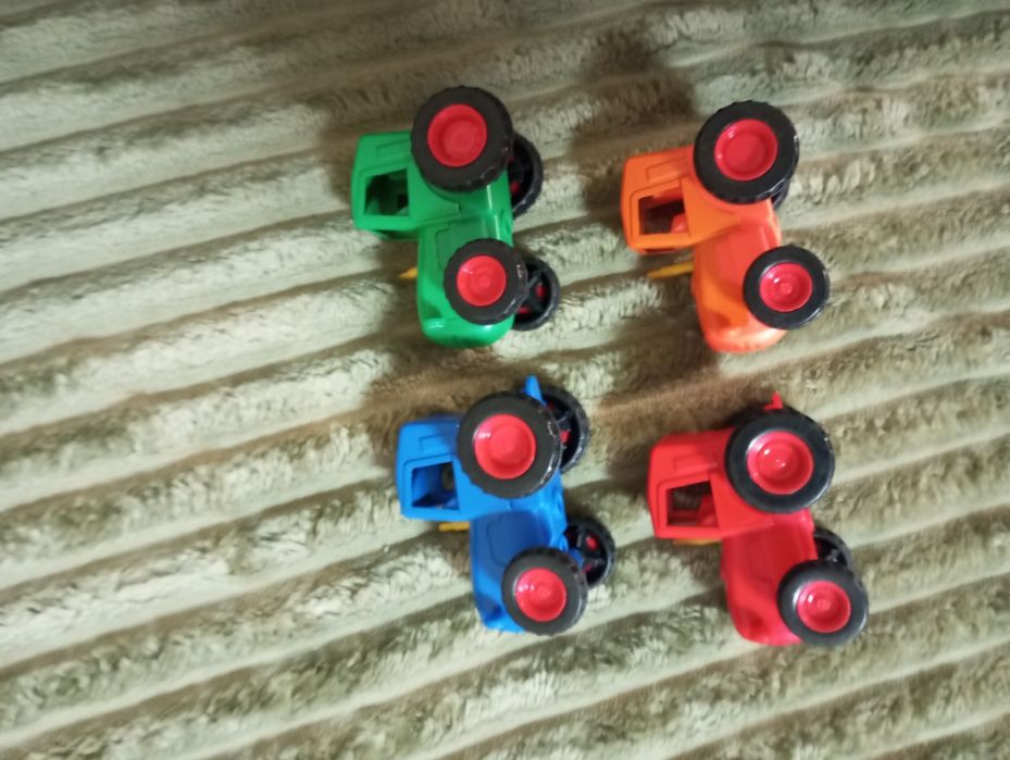 Продам детские машинки