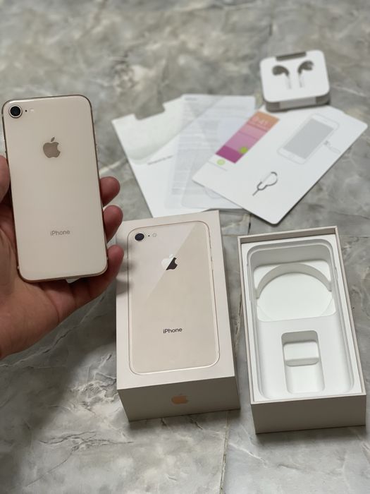 Продам IPHONE 8
