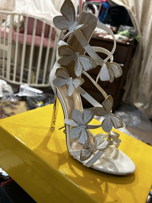 Босоножки сатылады кішкентай ғана дефект бао