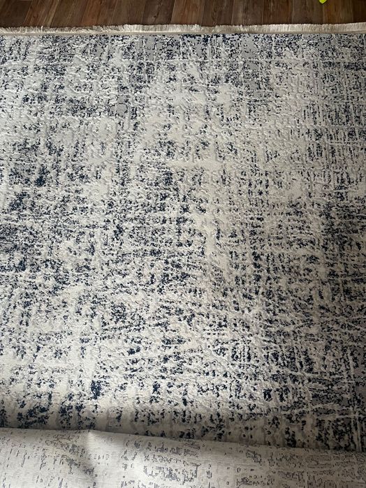 Продам ковер в хорошем состоянии