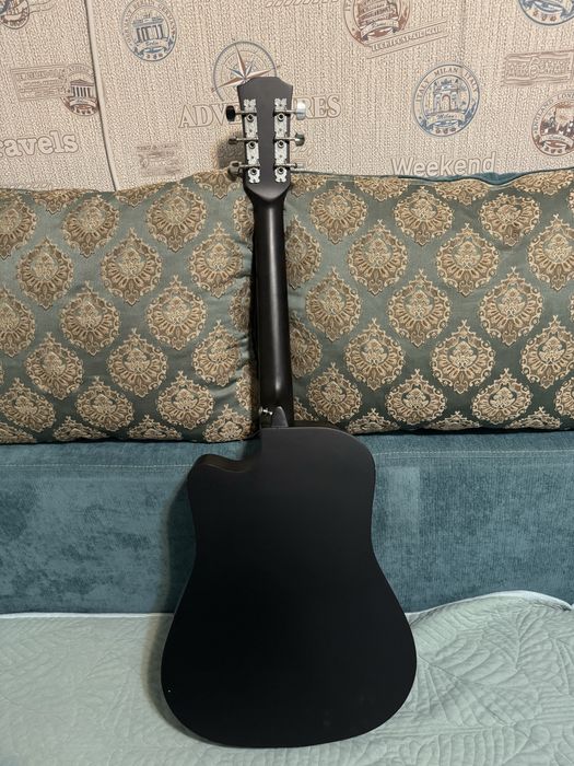 Гитара акустическая