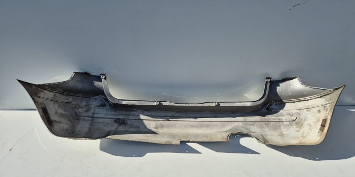 Bara spate  Prezinta zgarieturi minore in partea dreapta - Transport